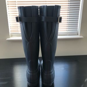 Best offer- Hunter wide leg rain boots